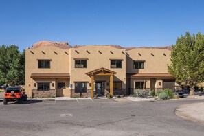 Fachada de la propiedad