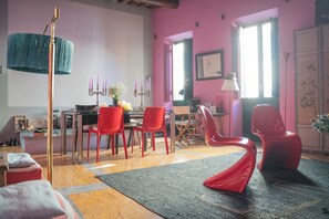 Interior - Designer Artist’s Home - Private Roof Top Garden Terrace & Monument Views (Roma)