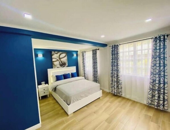 2 bedrooms, iron/ironing board, WiFi