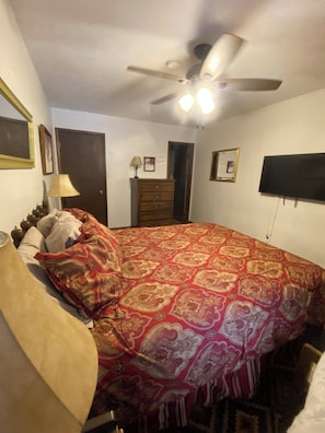 1 chambre, fer et planche à repasser, Wi-Fi gratuit, draps fournis