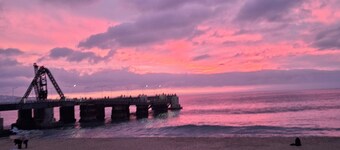 Apartment in front of El Sol beach