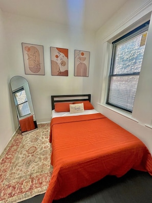 1 habitación, tabla de planchar con plancha, wifi y ropa de cama 