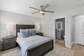 3 bedrooms, iron/ironing board, internet, bed sheets