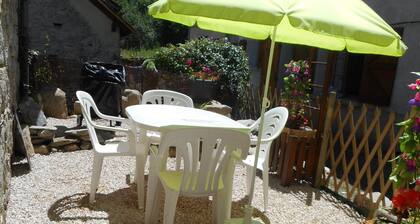 Village house 2/3 pers near Ariège hiking trails