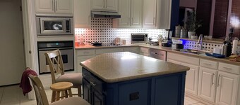 Marvelous 4-bedroom house in Frisco with pool, sleeps 15
