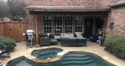 Marvelous 4-bedroom house in Frisco with pool, sleeps 15