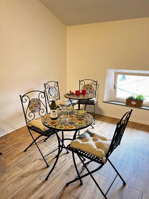 فطور أوروبي مجانًا يوميًا