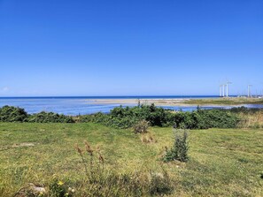 Beach - Charming cottage close to the beach (Glesborg)