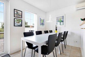 Dining - Idyllic holiday home by beach and nature (Brenderup Fyn)