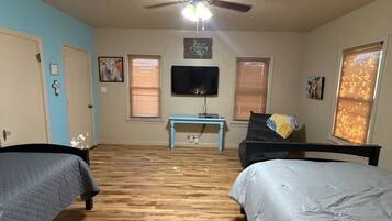 3 bedrooms, free WiFi, bed sheets