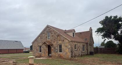 3 bedroom/2 bath, two story rock house is ready to accodomate you and your crew!