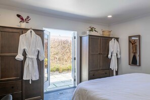 3 chambres, bureau, fer et planche à repasser, Wi-Fi gratuit