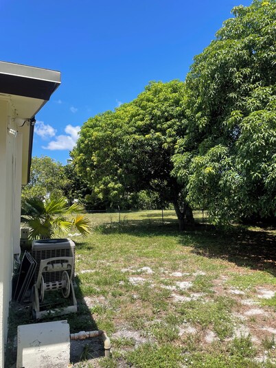 Serene 3-bedroom house with AC in Fort Lauderdale