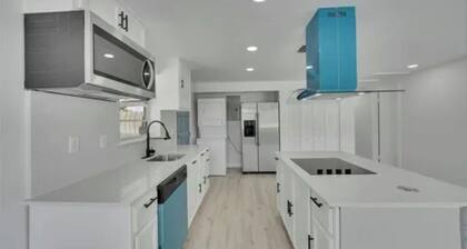 Serene 3-bedroom house with AC in Fort Lauderdale