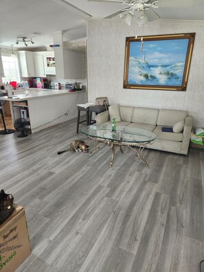 TV - A bright Floridian-style home with luxury amenities and multiple beach accesses. (Naples)