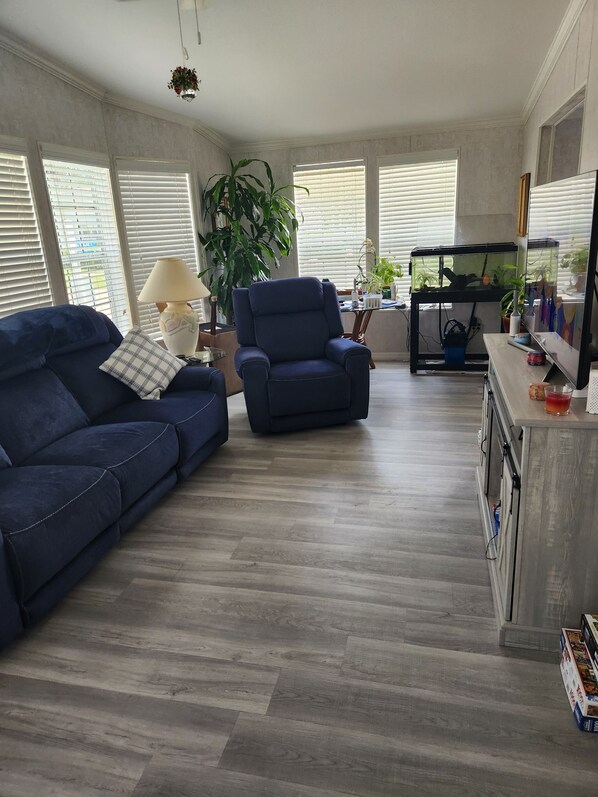 TV - A bright Floridian-style home with luxury amenities and multiple beach accesses. (Naples)