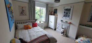 3 chambres, fer et planche à repasser, Wi-Fi, draps fournis