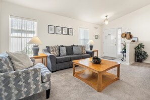 Televisor intel·ligent i futbolí 