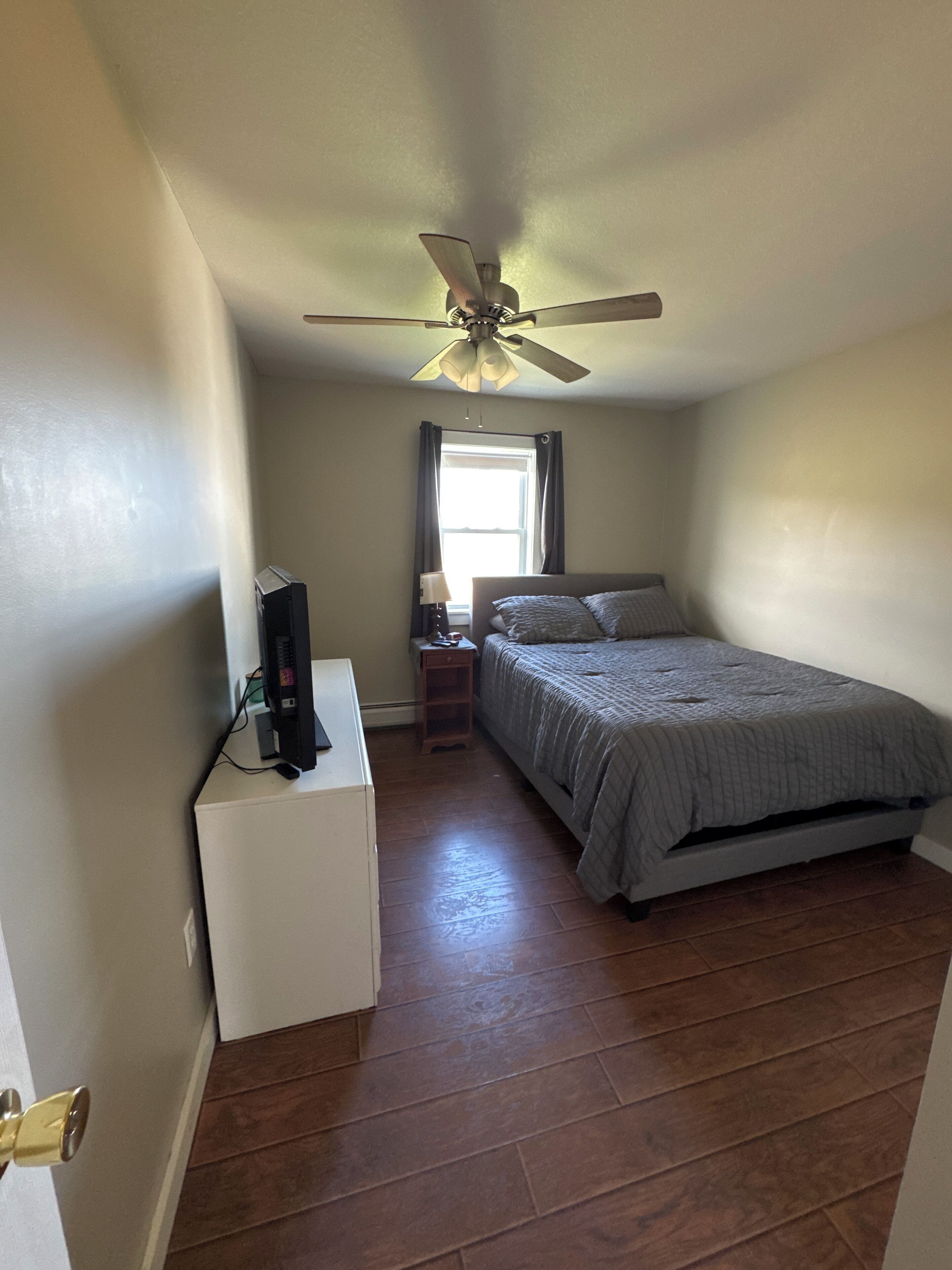 2 bedrooms, iron/ironing board, travel crib, free WiFi