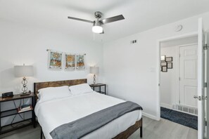 3 habitaciones, escritorio, tabla de planchar con plancha y wifi 