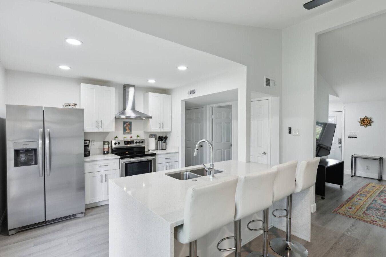 Fridge, oven, stovetop, dishwasher