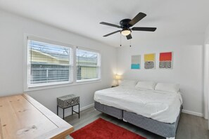 3 bedrooms, desk, iron/ironing board, WiFi