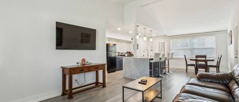 Televisie en een open haard