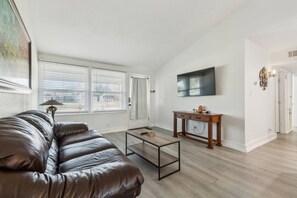 Televisie en een open haard