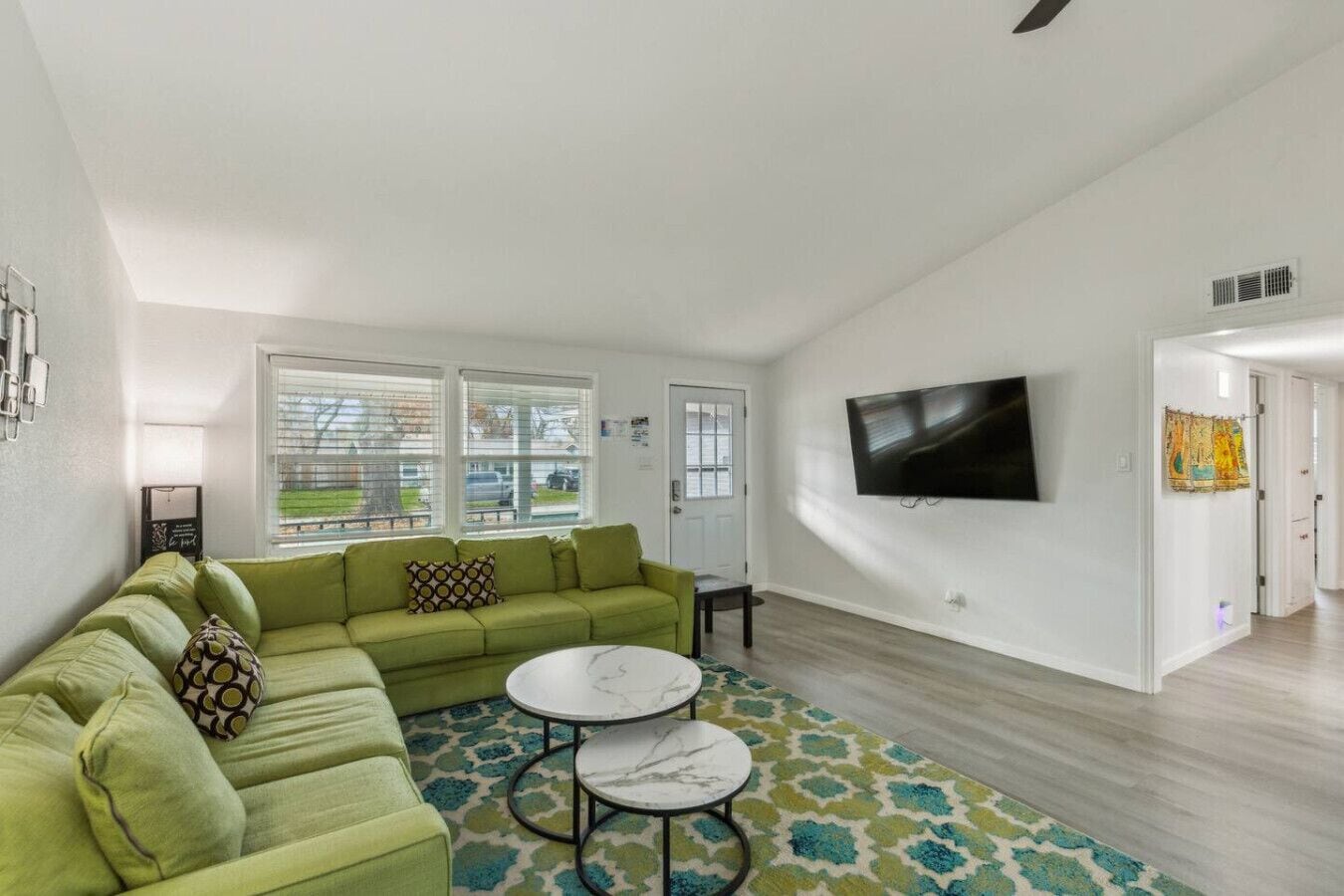 Télévision, cheminée