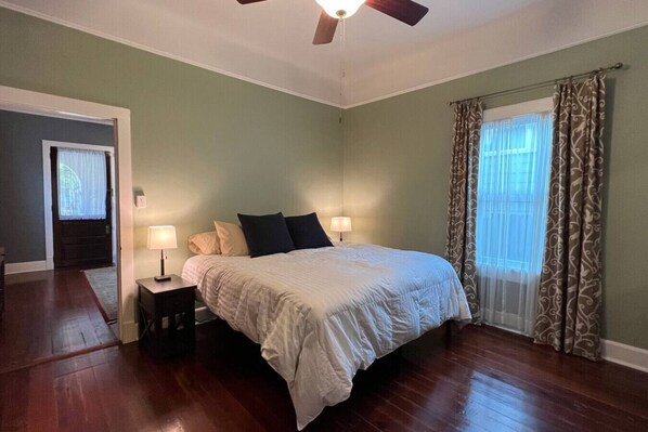 2 bedrooms, desk, iron/ironing board, travel cot