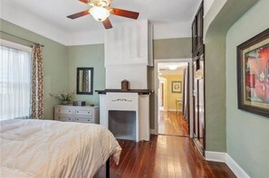2 bedrooms, desk, iron/ironing board, travel crib
