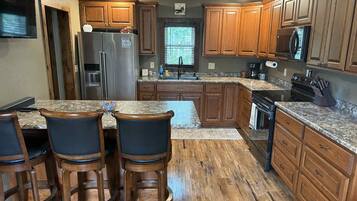 Micro-ondes, four, plaque de cuisson