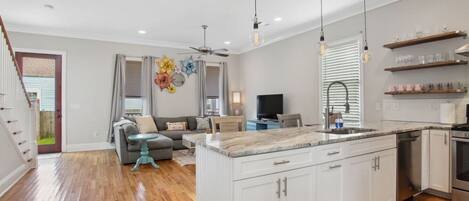 المنشأة من الداخل