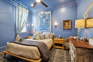 3 bedrooms, desk, iron/ironing board, travel cot