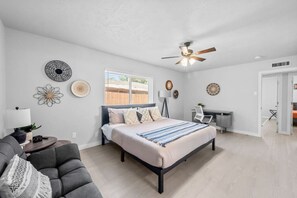 4 bedrooms, desk, iron/ironing board, travel cot