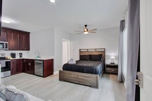 1 室のベッドルーム、WiFi、ベッドシーツ