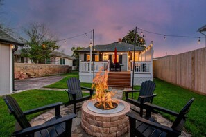 Terrace/patio - Lovely Bungalow by the Beach! (Galveston)