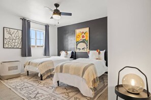 3 chambres, fer et planche à repasser, lit parapluie, Wi-Fi gratuit