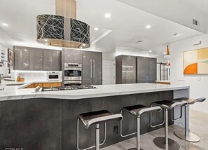 Microwave, oven, stovetop, dishwasher - Mid-Century Luxury Retreat in Avondale Golf Club – Your Fall & Winter Getaway! (Palm Desert)