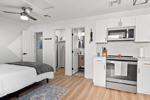 1 dormitorio, tabla de planchar con plancha, cuna de viaje y wifi