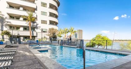 Free Heated Pool + Gym in Tempe Town Lake