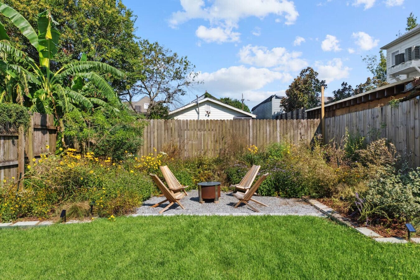 المنطقة المحيطة بالمنشأة