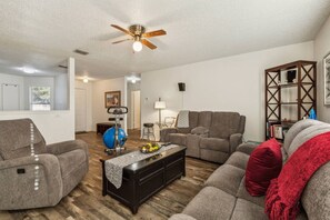 TV, fireplace, stereo