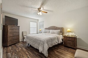 3 habitaciones, escritorio, tabla de planchar con plancha y wifi 