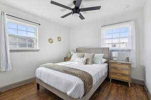 3 bedrooms, iron/ironing board, WiFi, bed sheets