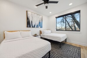 3 chambres, fer et planche à repasser, Wi-Fi, draps fournis