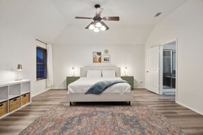 6 soveværelser, skrivebord, strygejern/strygebræt, Wi-Fi