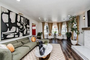 Televisión, chimenea