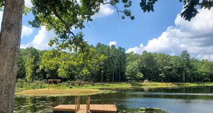 Charming 2 bedroom cabin on a beautiful private lake.