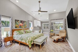 4 bedrooms, desk, iron/ironing board, travel cot